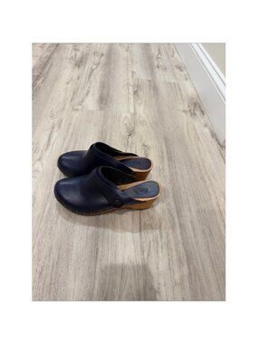 LISA B Navy Leather Clog Mules with Wood Heel COASTAL BOHO NEW SIZE EU 38 -7.5